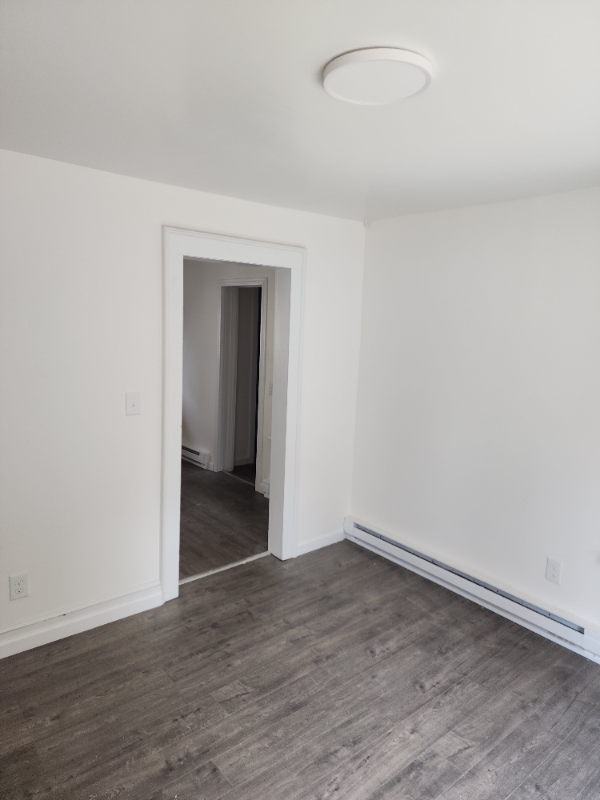 296 Laurel Hill Ave - Photo 5 of 24