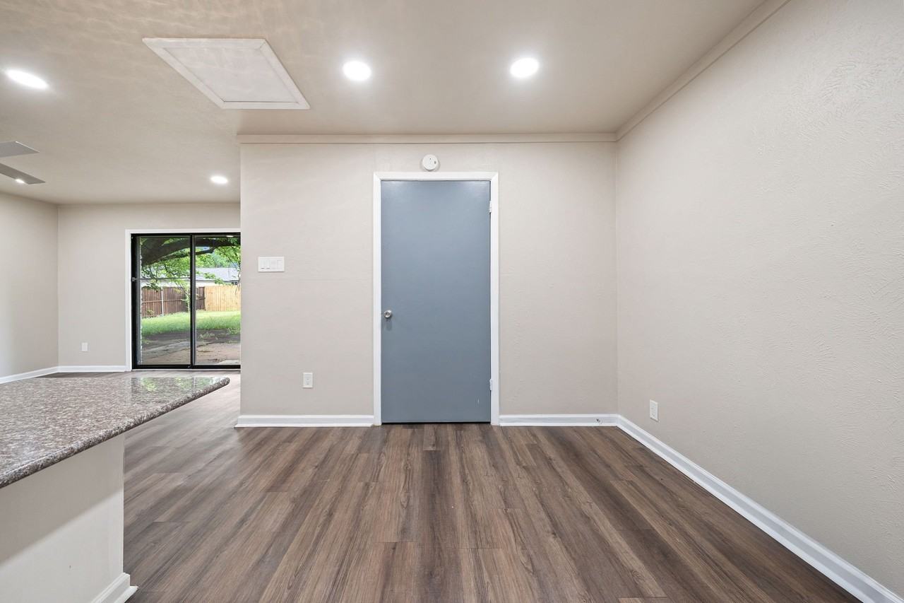 2626 Bobwhite Blvd - Photo 3 of 4