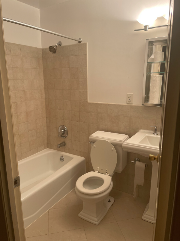 517 G St Sw - Photo 4 of 11