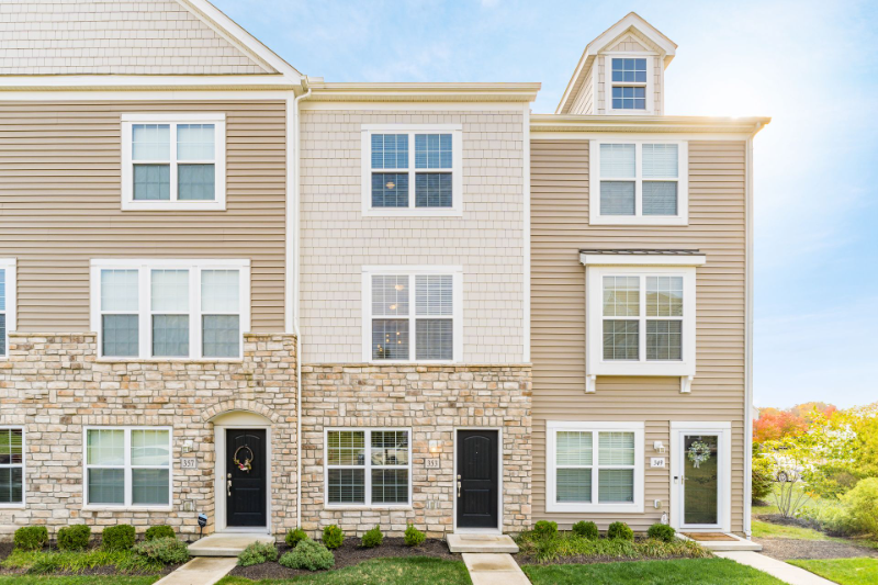 353 Laurel Creek St - Photo 3 of 20