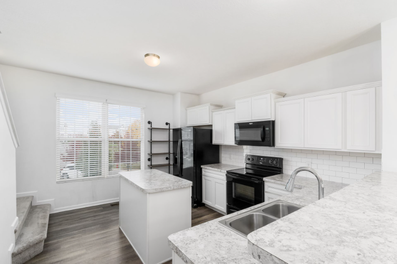 353 Laurel Creek St - Photo 7 of 20