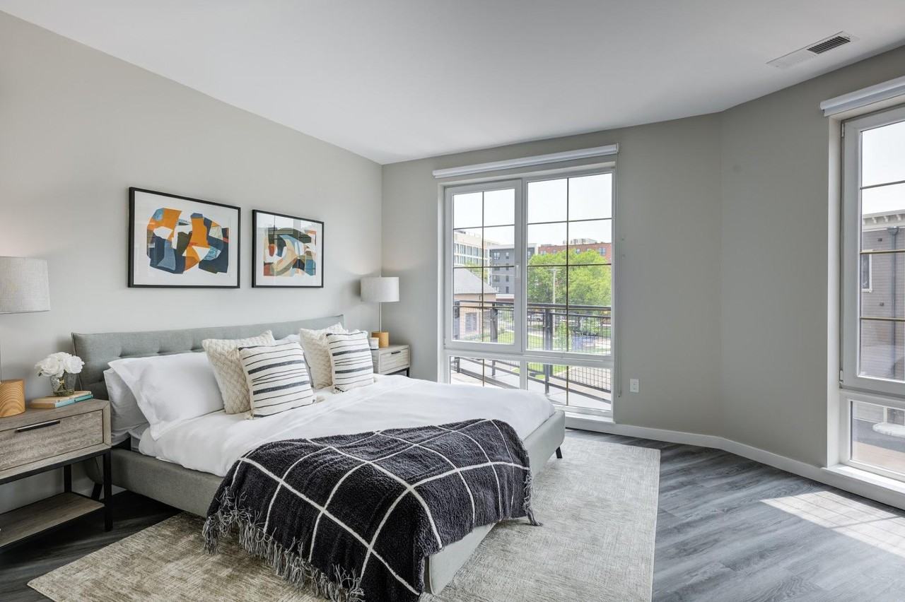 201 Munson Street - Photo 2 of 50