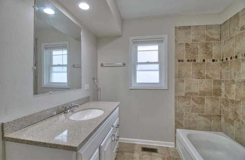 2824 186th St - Photo 7 of 12