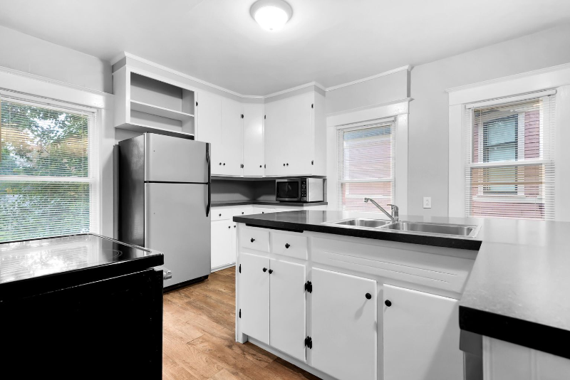 1333 Wealthy St Se #2 - Photo 6 of 19