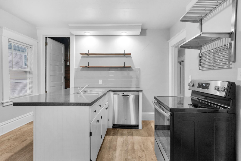 1333 Wealthy St Se #2 - Photo 7 of 19