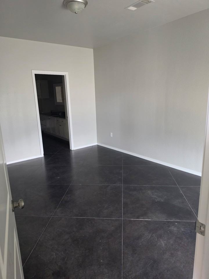 607 Lochridge - Photo 3 of 13