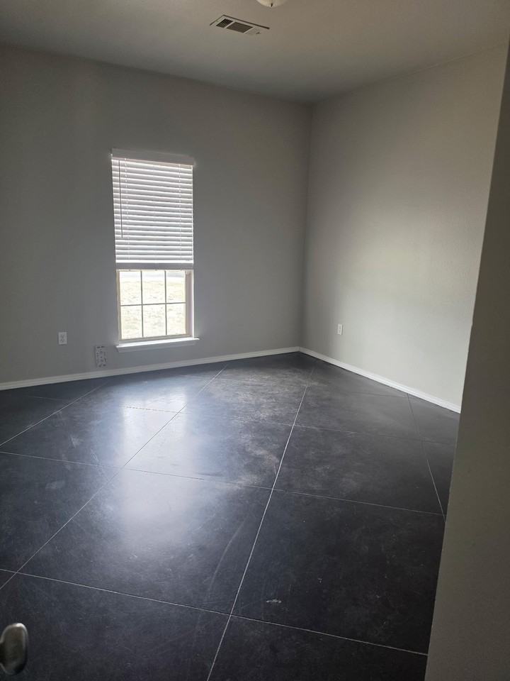 607 Lochridge - Photo 6 of 13