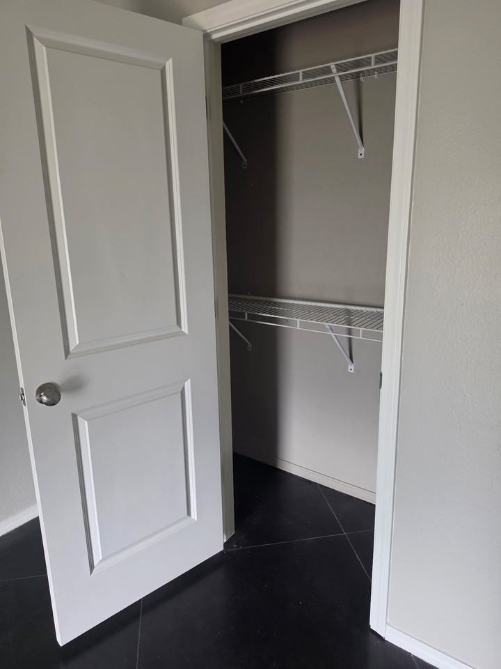 607 Lochridge - Photo 7 of 13