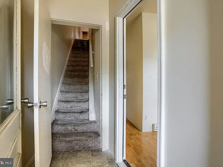 1418 State St #2 - Photo 2 of 7