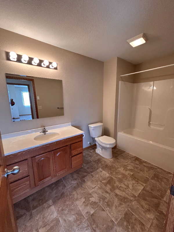 1719 W 5th St #104 - Photo 5 of 8