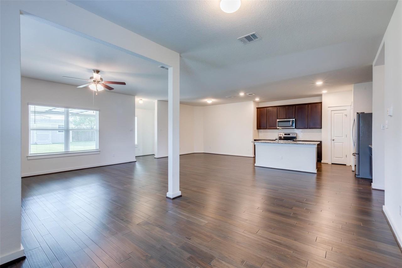 741 Carol Dr - Photo 5 of 26