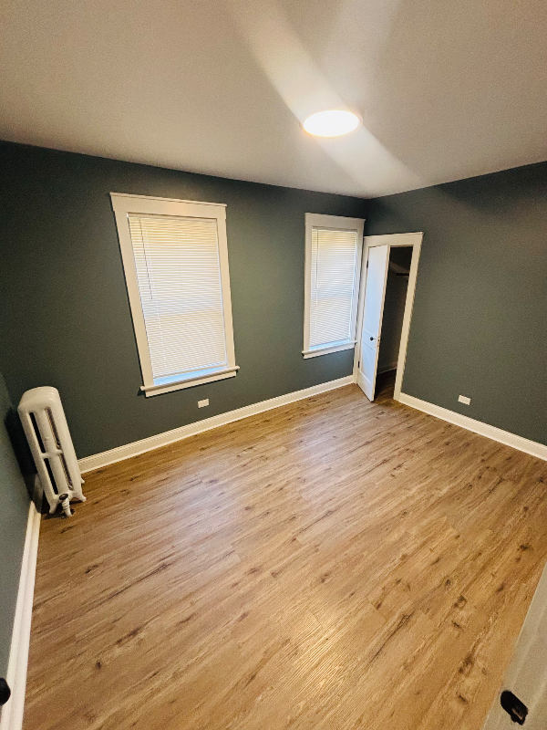 704 E 80th St #1 - Photo 3 of 7