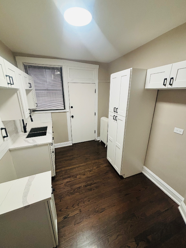 704 E 80th St #1 - Photo 7 of 7