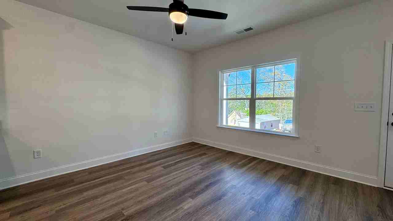 1905 Driftwood Cir - Photo 3 of 18