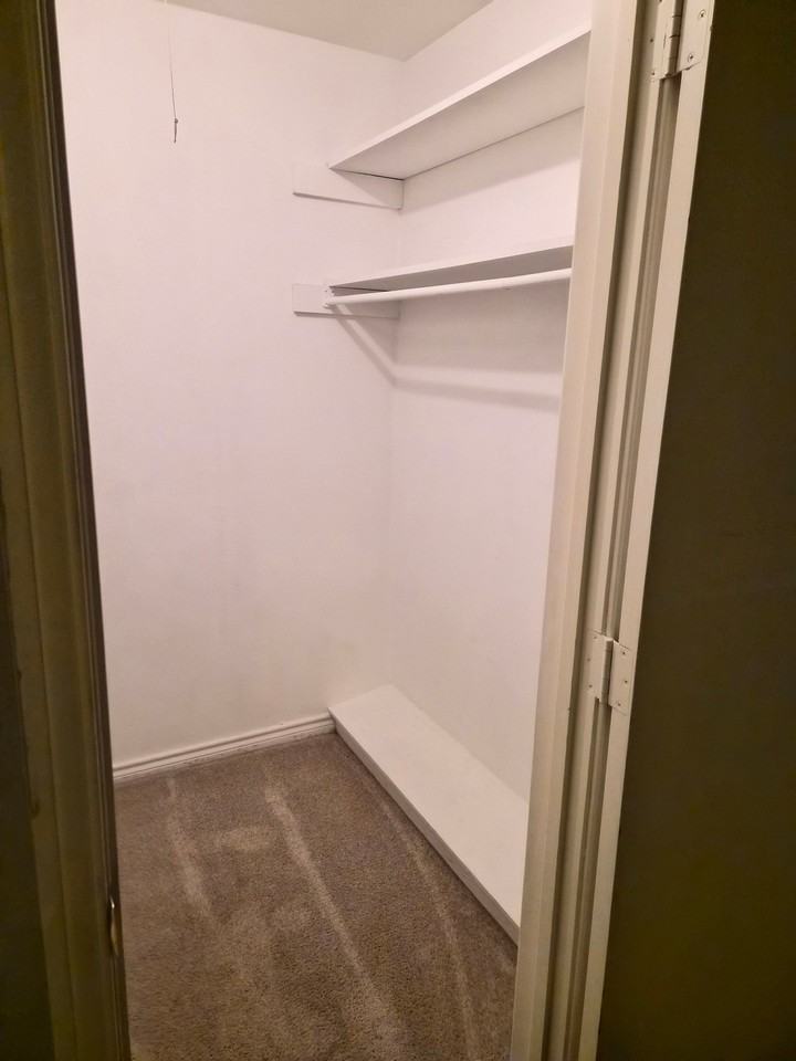 1108 Waterview Ln - Photo 5 of 10