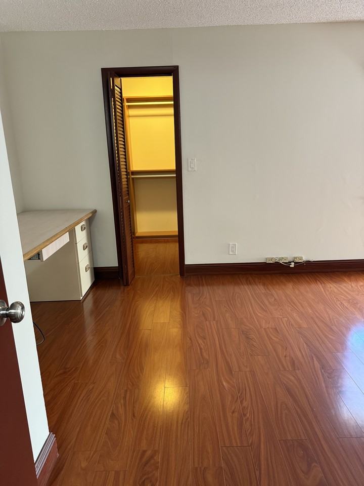 712 Ne 27th Ave #712 - Photo 4 of 42