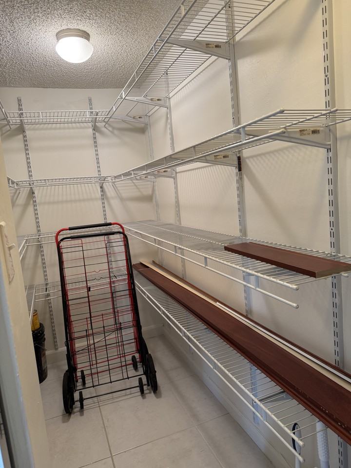 712 Ne 27th Ave #712 - Photo 5 of 42