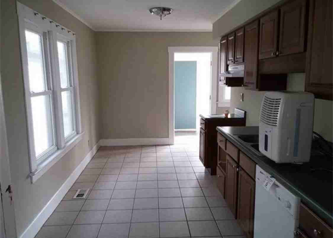 2424 Adams St #NA - Photo 2 of 6