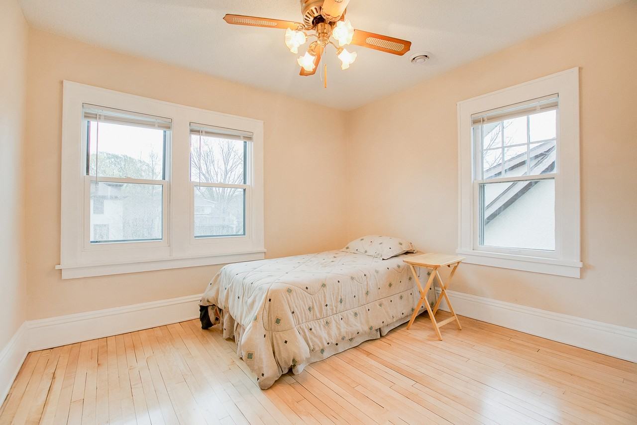 921 21st Ave Se #NA - Photo 2 of 11