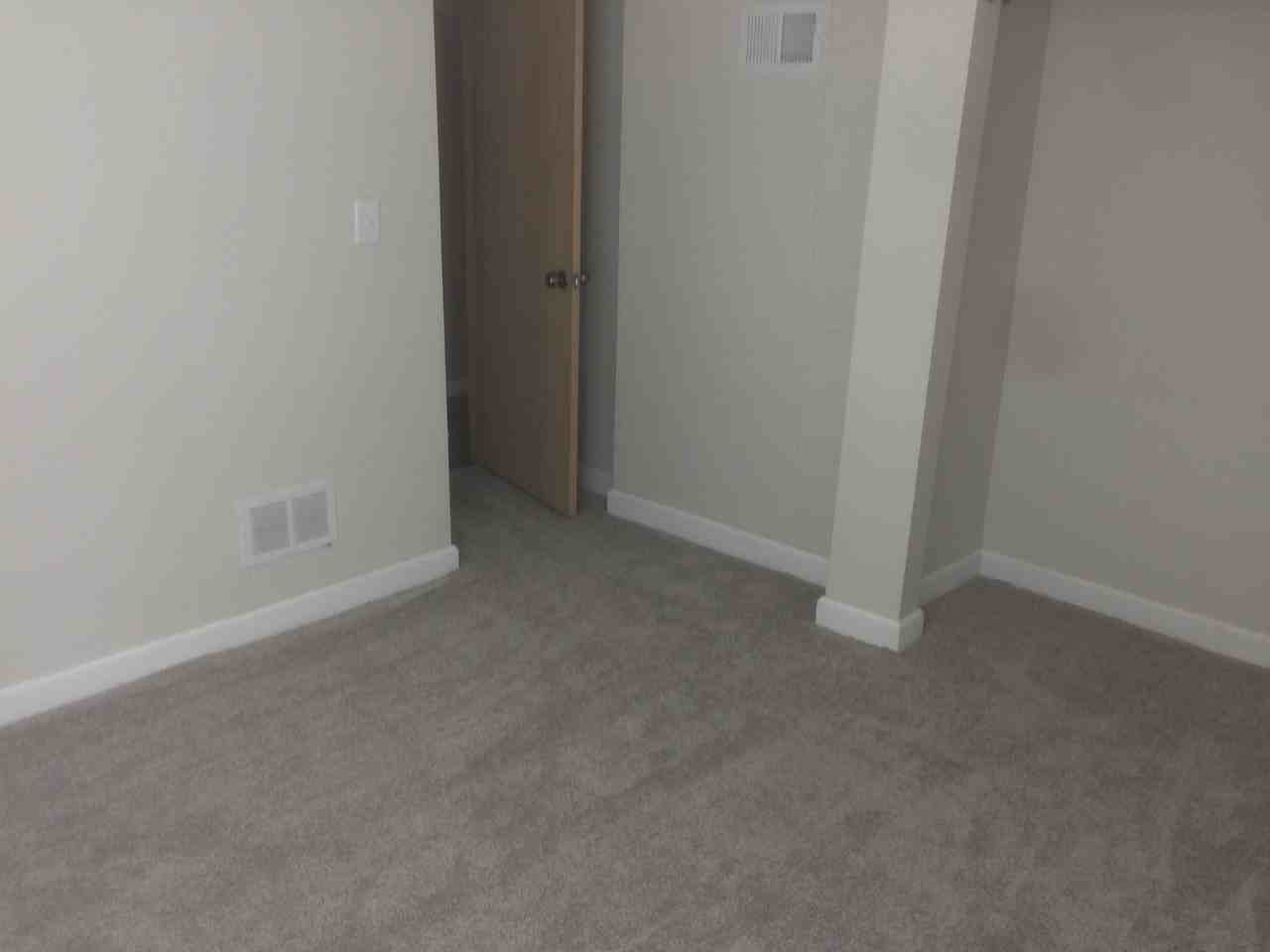 921 21st Ave Se #NA - Photo 3 of 11