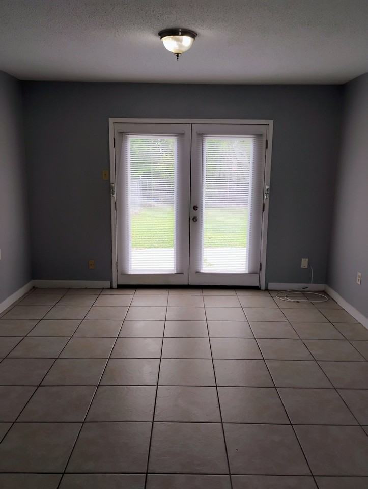 13706 Goodwood Blvd #13706 - Photo 2 of 9