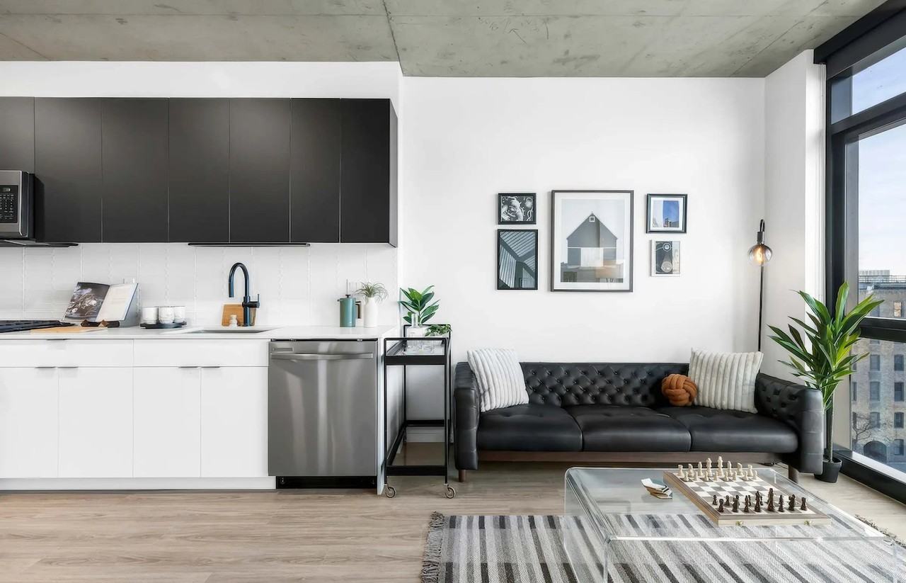 1145 W Fulton Market #1310 - Photo 3 of 14