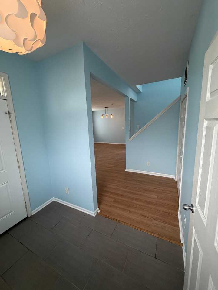 2516 N College Ave - Photo 3 of 18