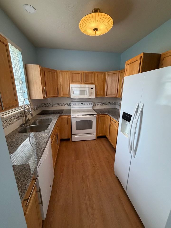 2516 N College Ave - Photo 5 of 18