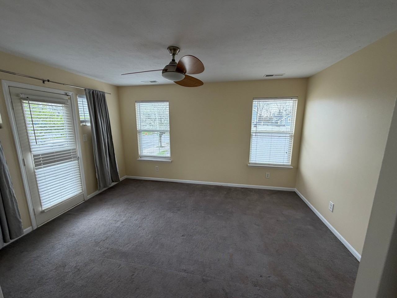 2516 N College Ave - Photo 6 of 18