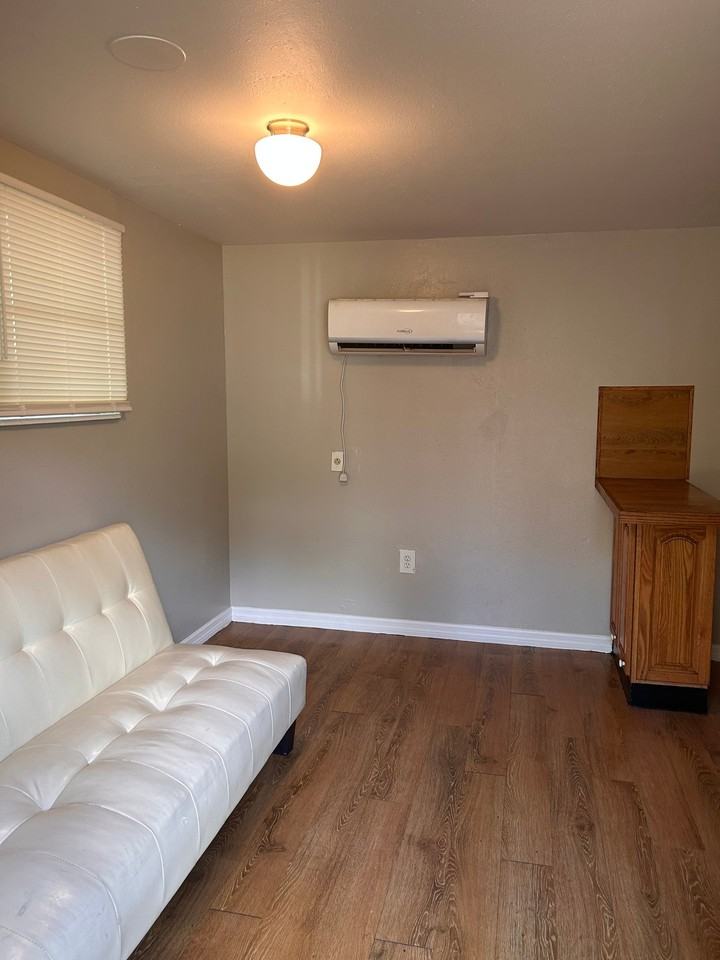 7939 Cadillac Ave #1 - Photo 6 of 7