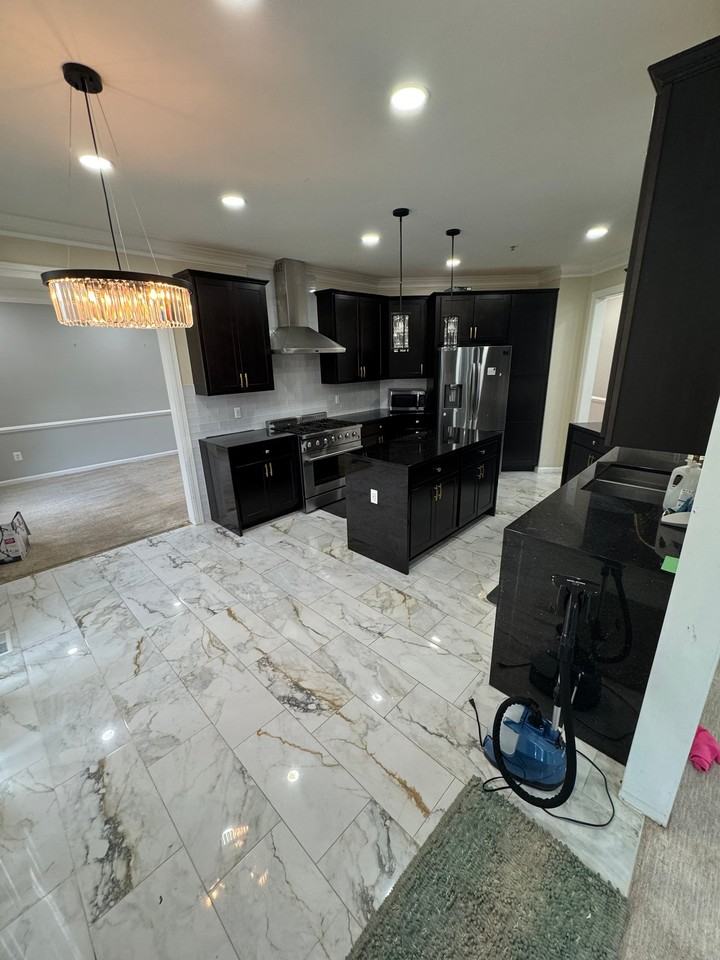 13909 Clarkwood Ln - Photo 2 of 10