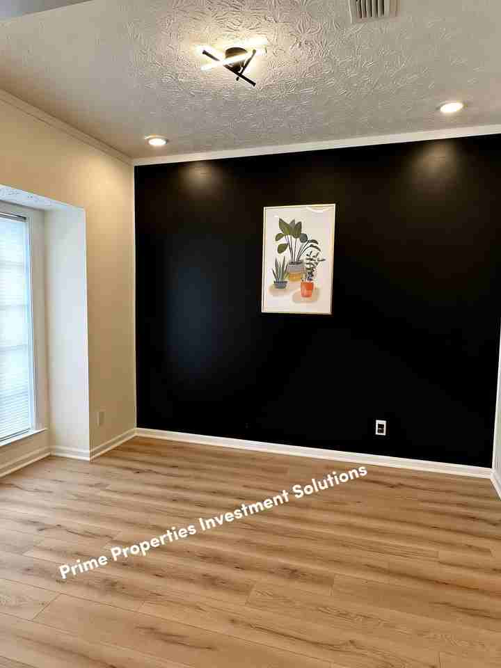 4012 Amberly Rd - Photo 2 of 11