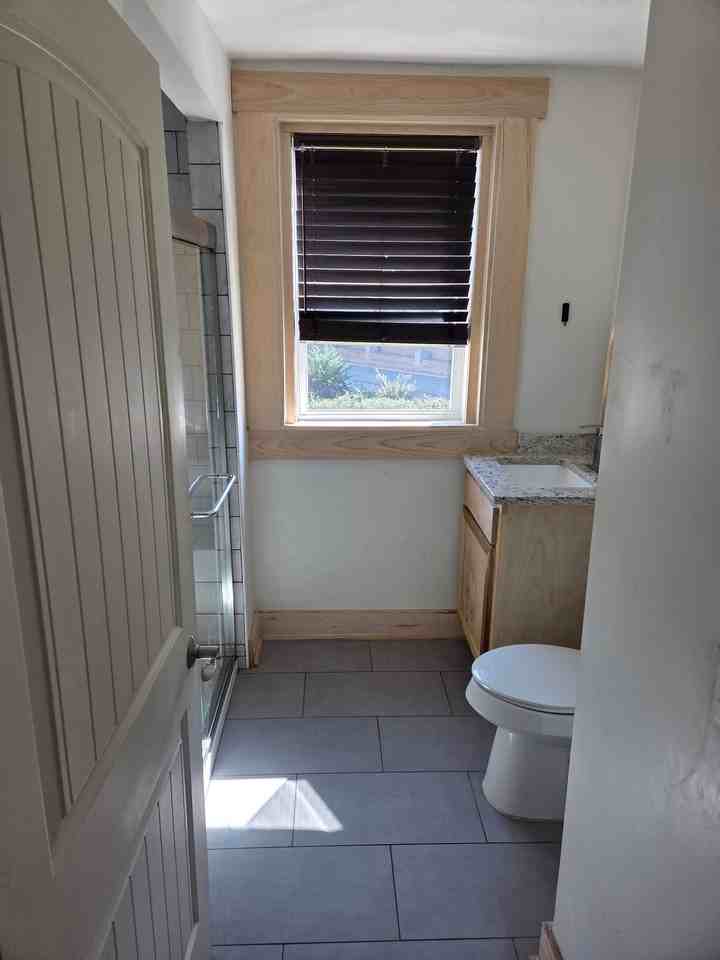 530 N Royal Ave - Photo 4 of 14