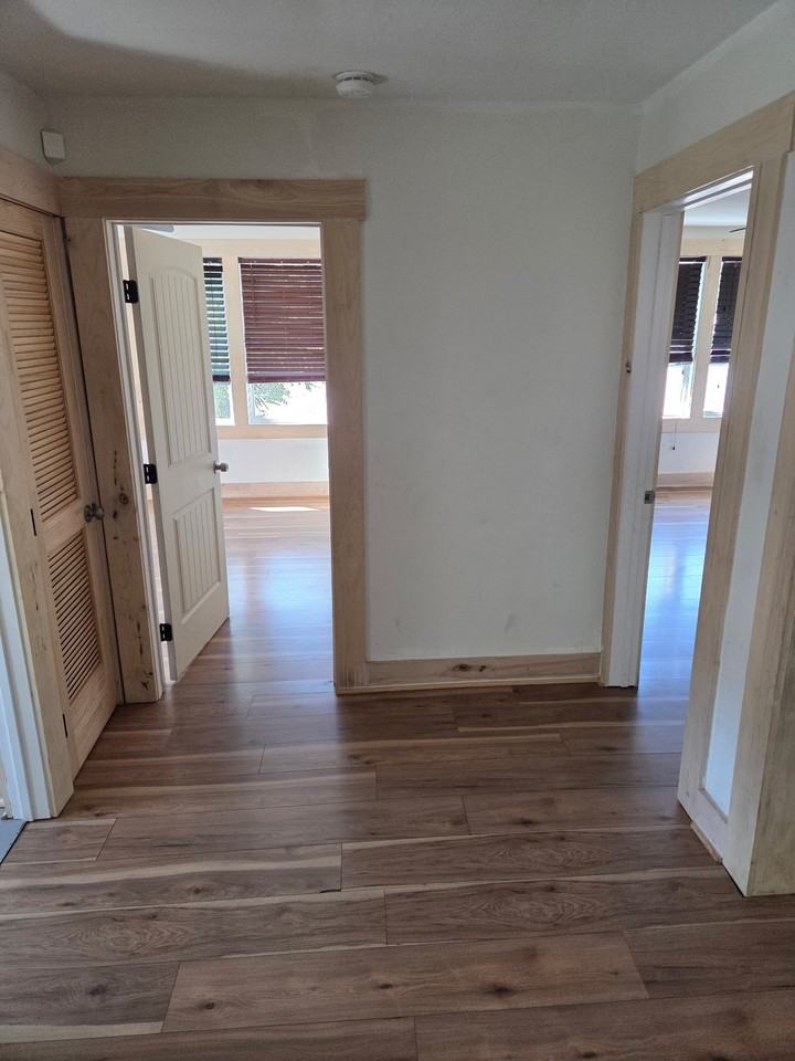 530 N Royal Ave - Photo 5 of 14