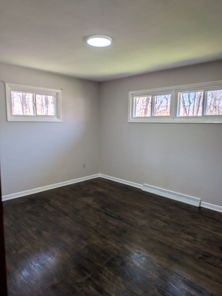 561 Williams Ave - Photo 7 of 10