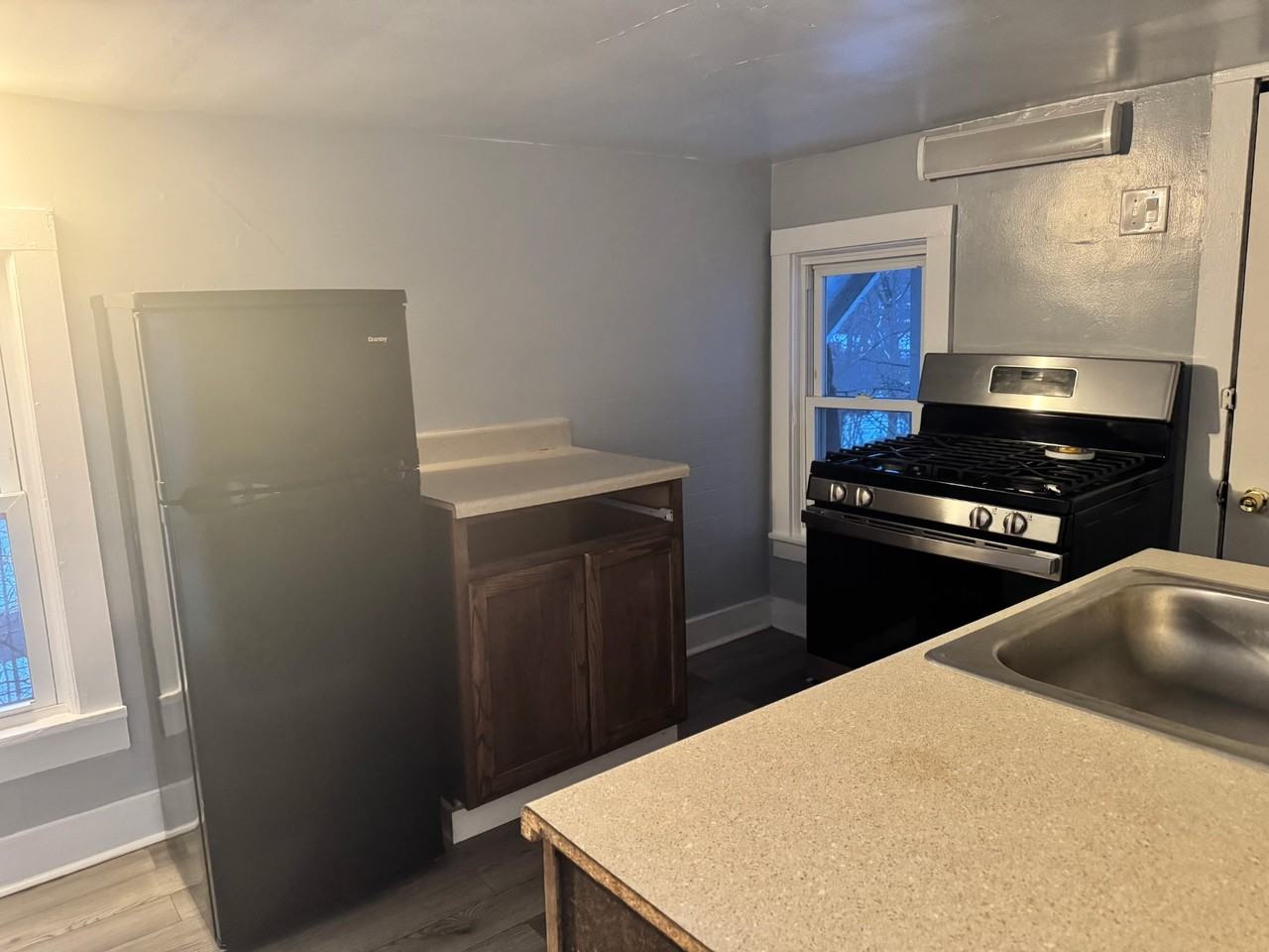 82 Park Ave #4 - Photo 5 of 12