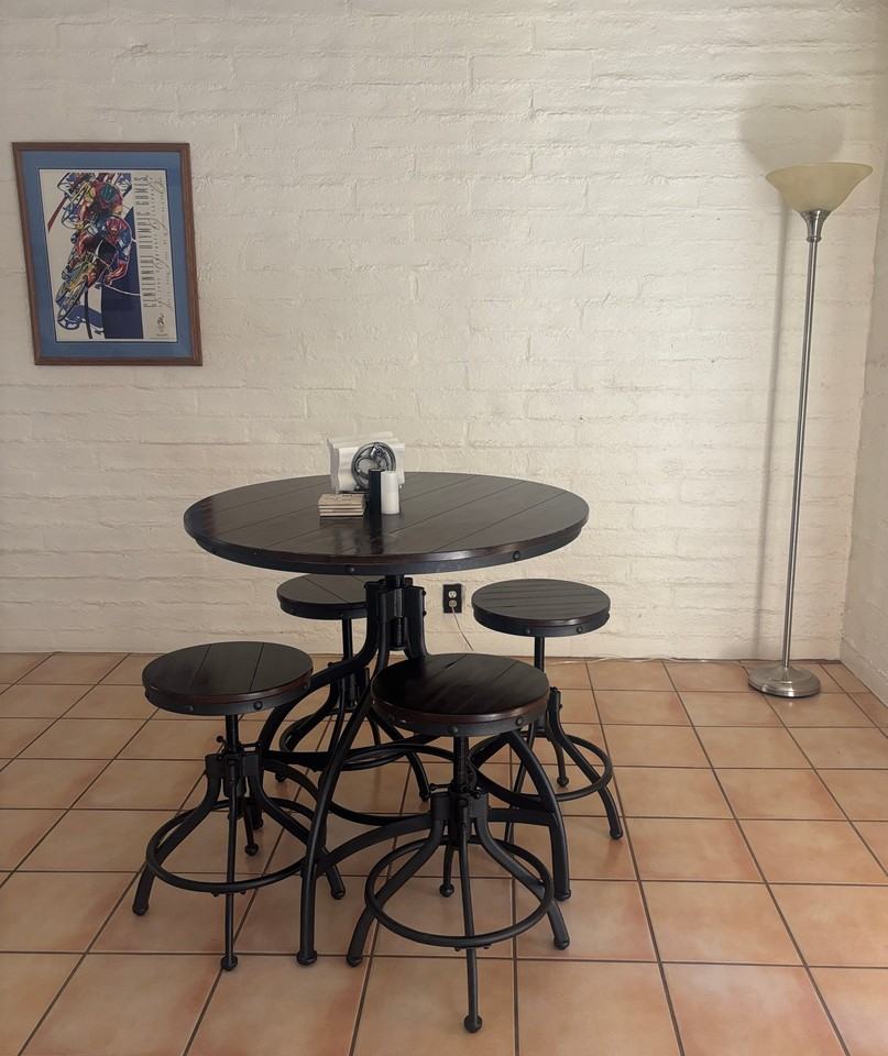 6 W Greenock Dr #6C - Photo 3 of 12