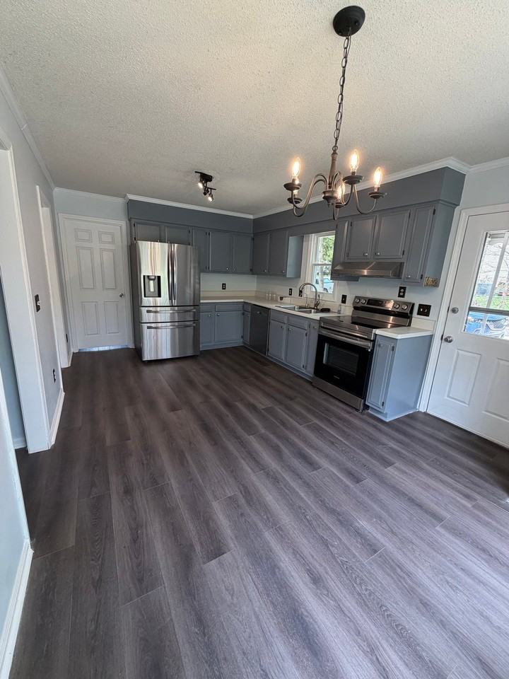 3246 Woodside Ave - Photo 7 of 17