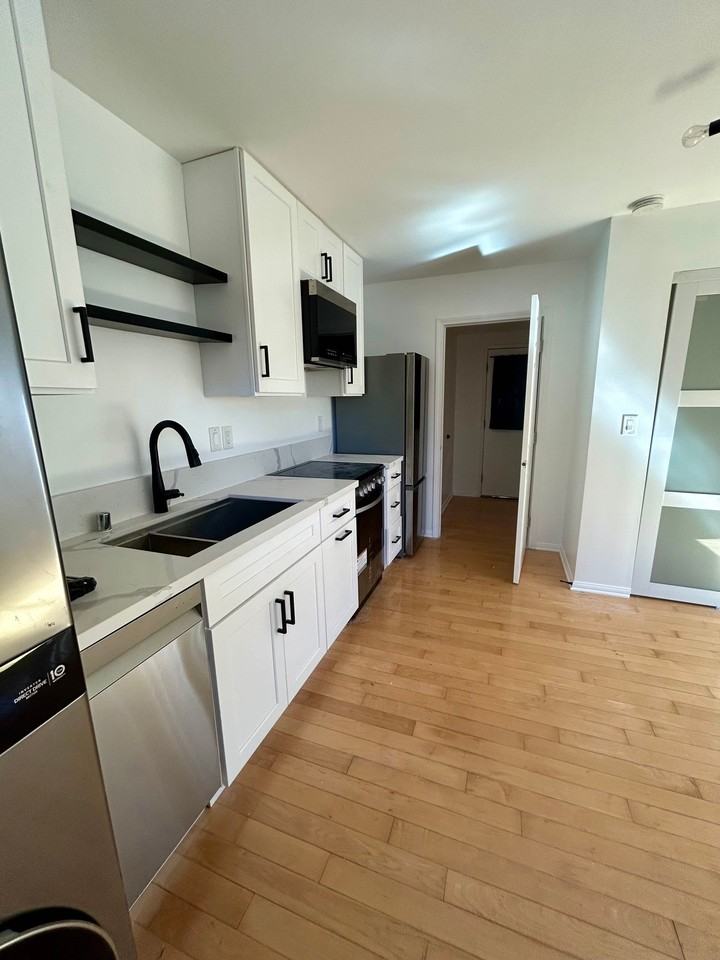 17124 1/2 Horace St #2 - Photo 2 of 11