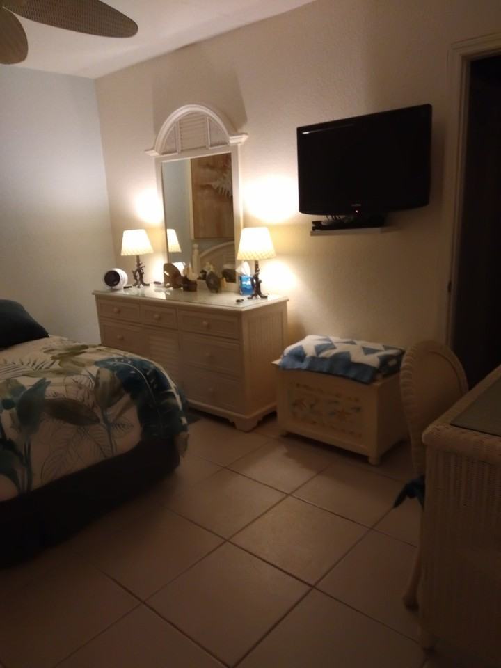 1405 Se 14th Ter - Photo 6 of 7