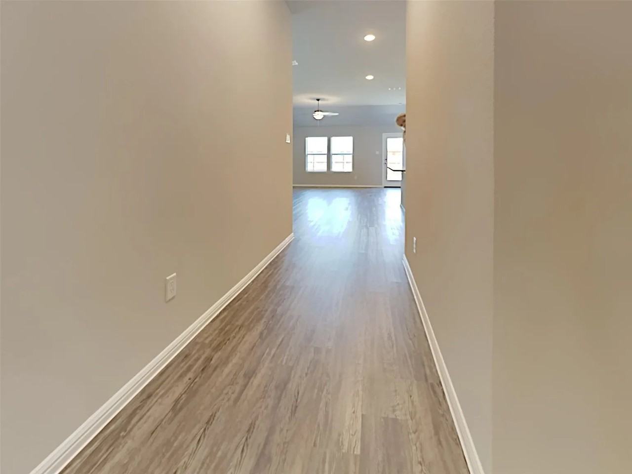 2926 Culver Ave - Photo 2 of 20