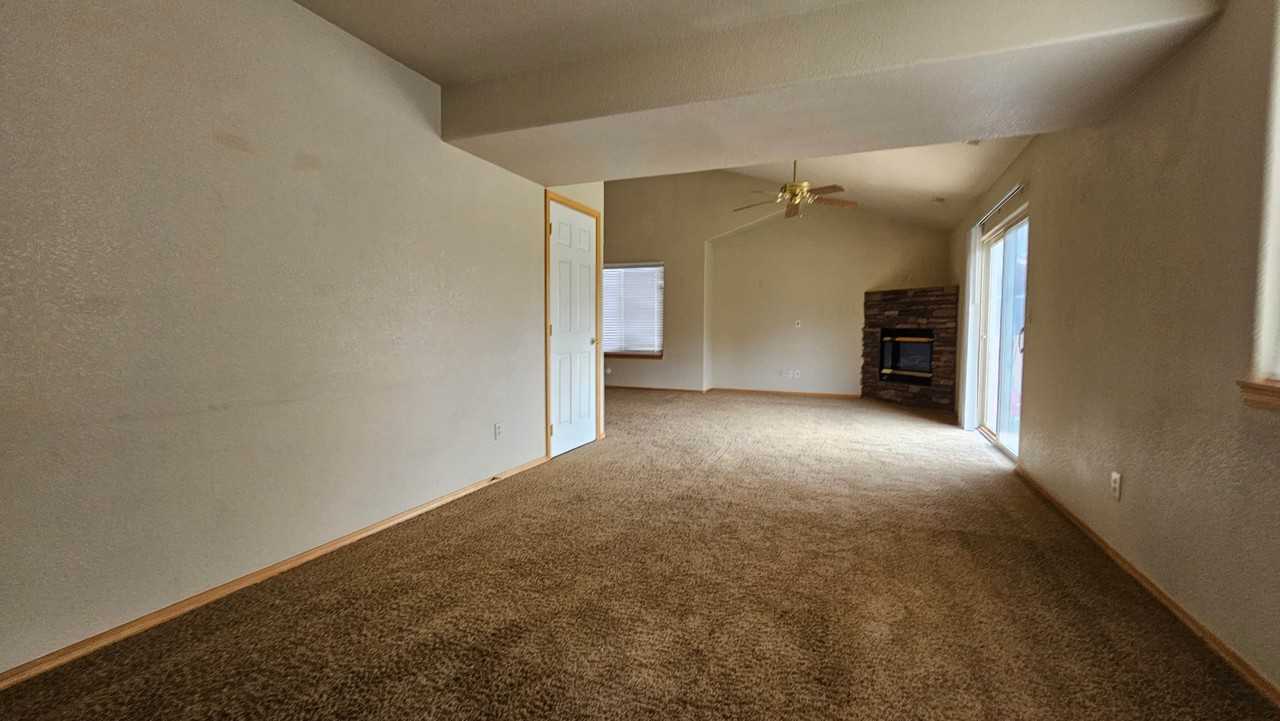 1646 Columbine Village Dr - Photo 2 of 13