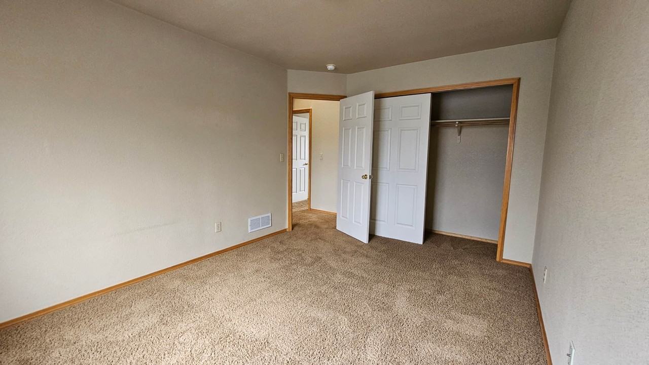 1646 Columbine Village Dr - Photo 3 of 13