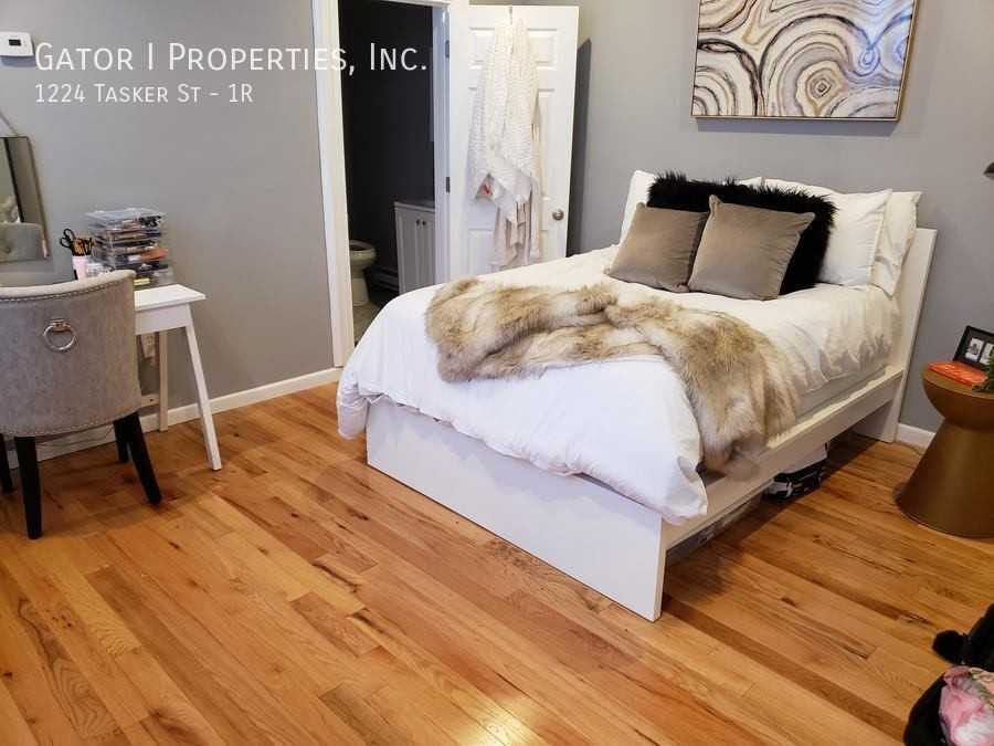 1224 Tasker St #1R - Photo 5 of 9