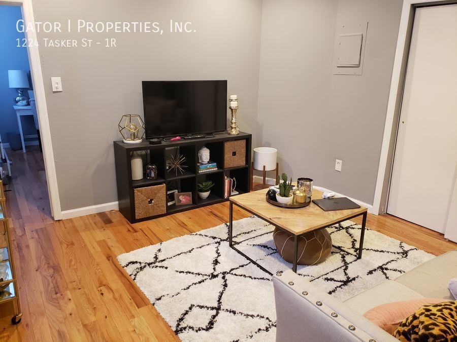 1224 Tasker St #1R - Photo 6 of 9