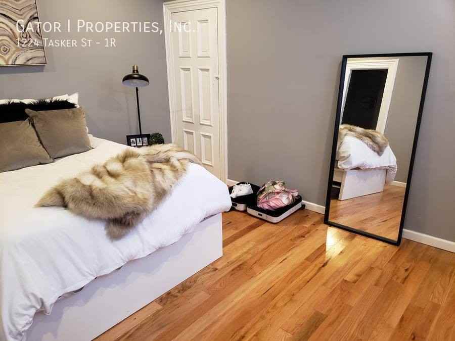 1224 Tasker St #1R - Photo 7 of 9