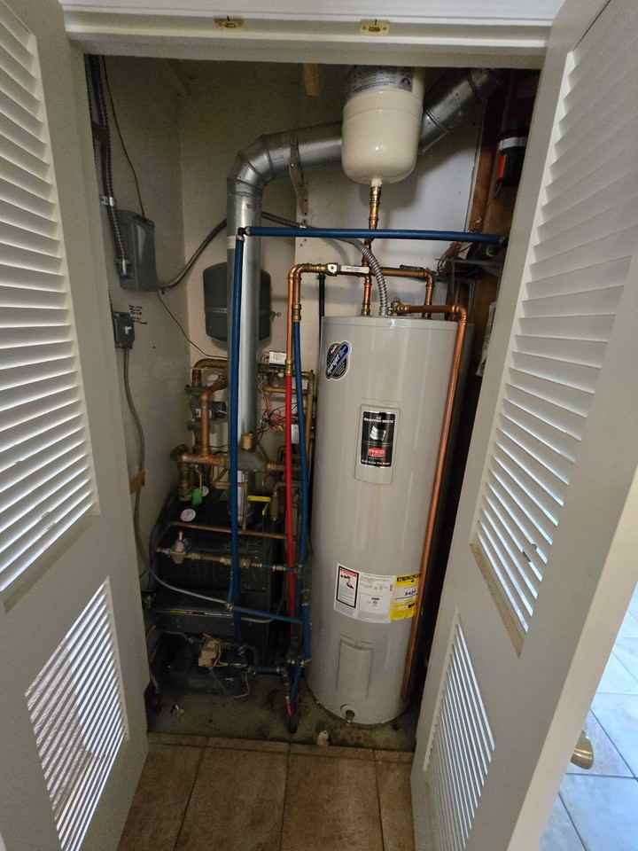 178 Daisy St - Photo 3 of 25