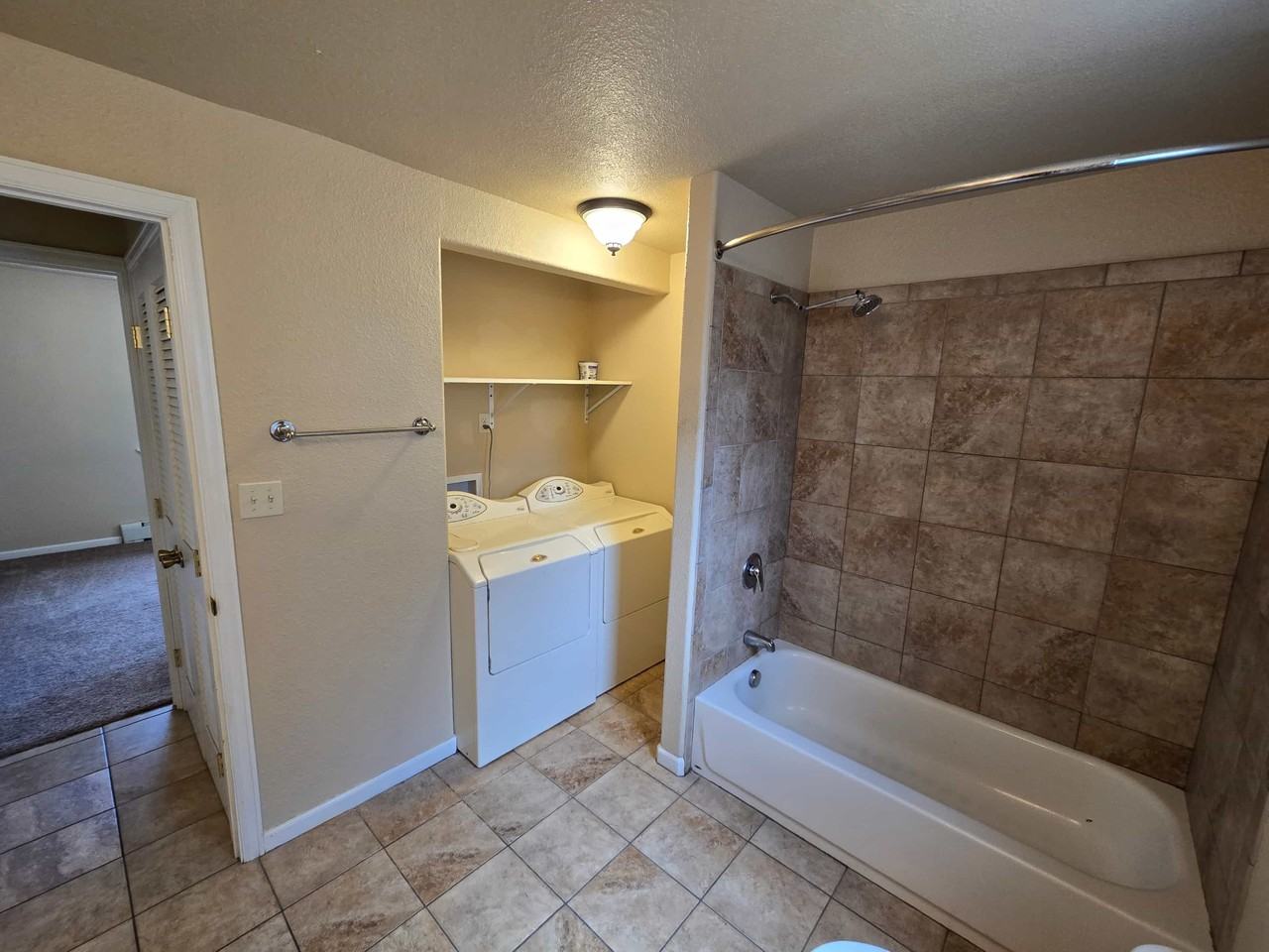 178 Daisy St - Photo 5 of 25