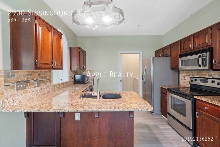 2900 Sissinghurst Ct - Photo 2 of 21