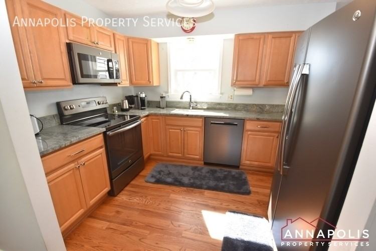 1423 Howard Rd - Photo 2 of 35